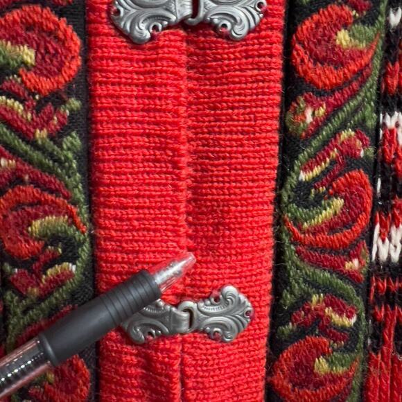 Vintage Sweater Nordic Fair Isle Wool Scandinavian Metal Button Clasp Red Norway - Picture 6 of 6